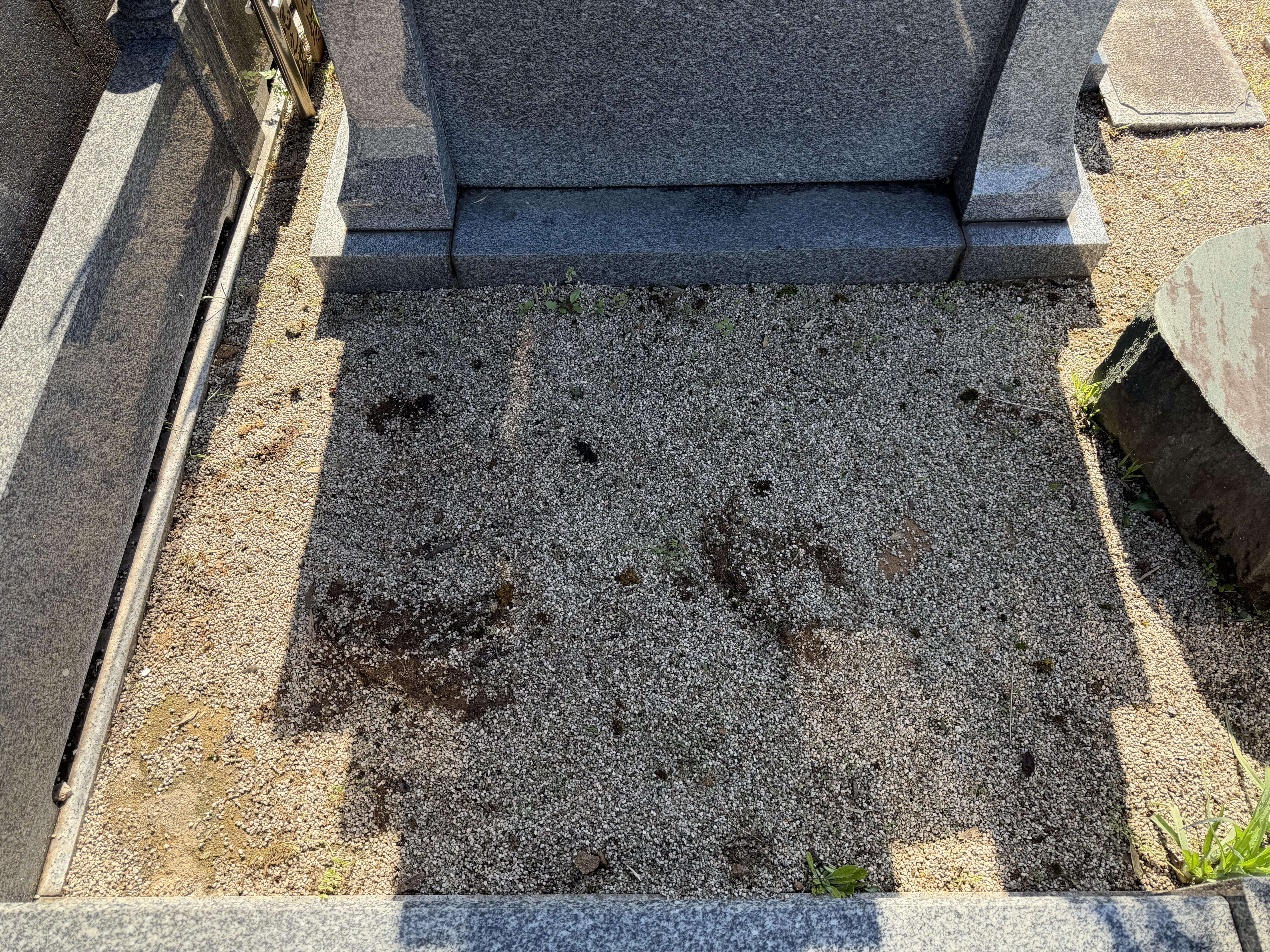 倉敷市内墓地の防草施工｜施工工程